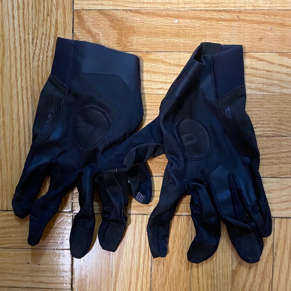 Black Lightweight Dakine mountain bike Grip Gloves